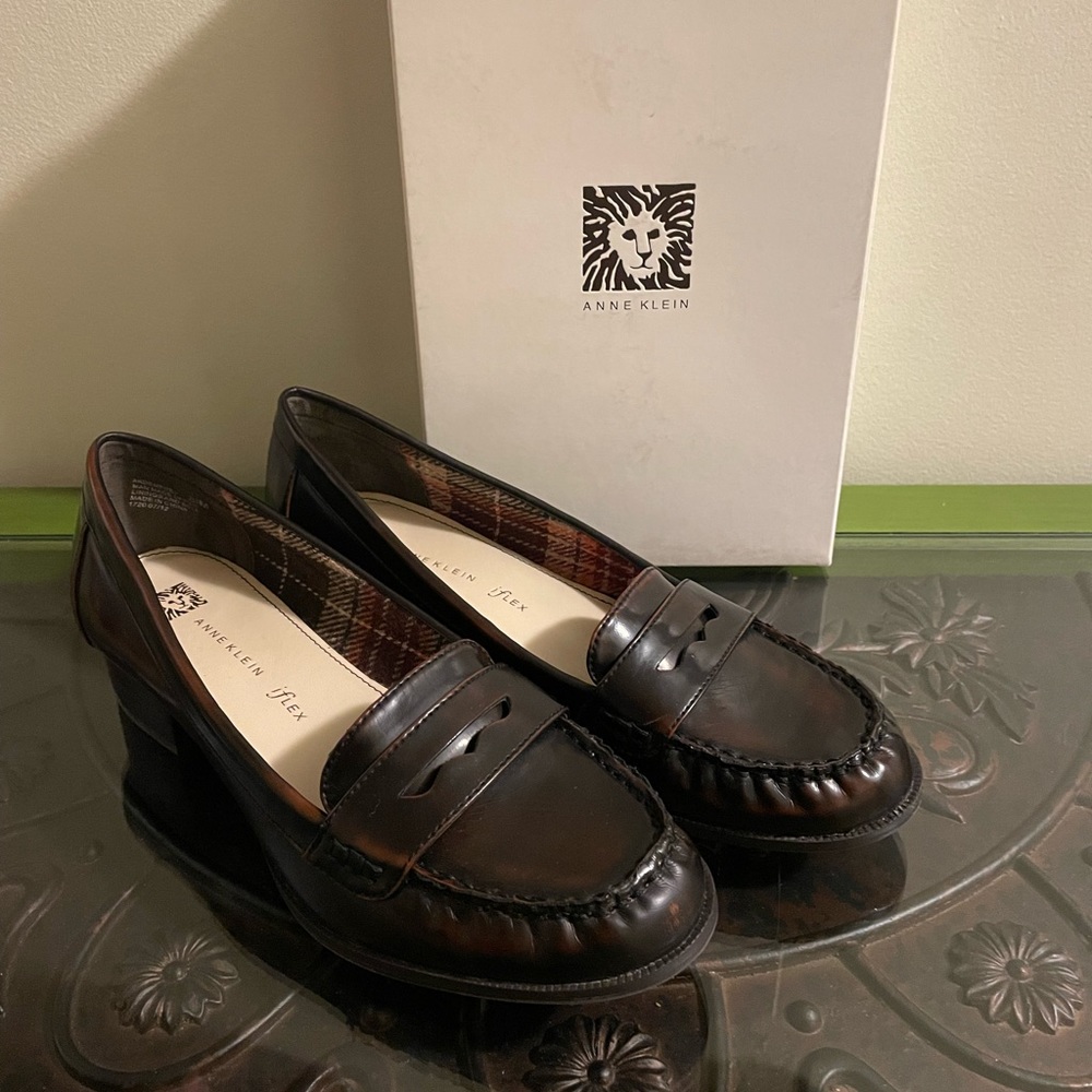 Anne Klein Dempsey Patent Leather Shoes - Sz 8.5